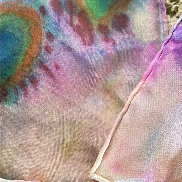 Elegant Multicolor Silk Scarf - Picture 4 of 6